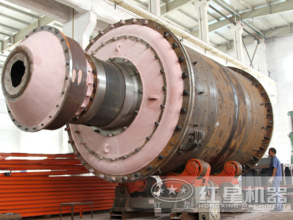 溢流型磨機(jī)生產(chǎn)車(chē)間