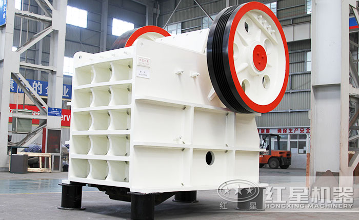 新型顎式破碎機(jī) 新型顎式破碎機(jī)