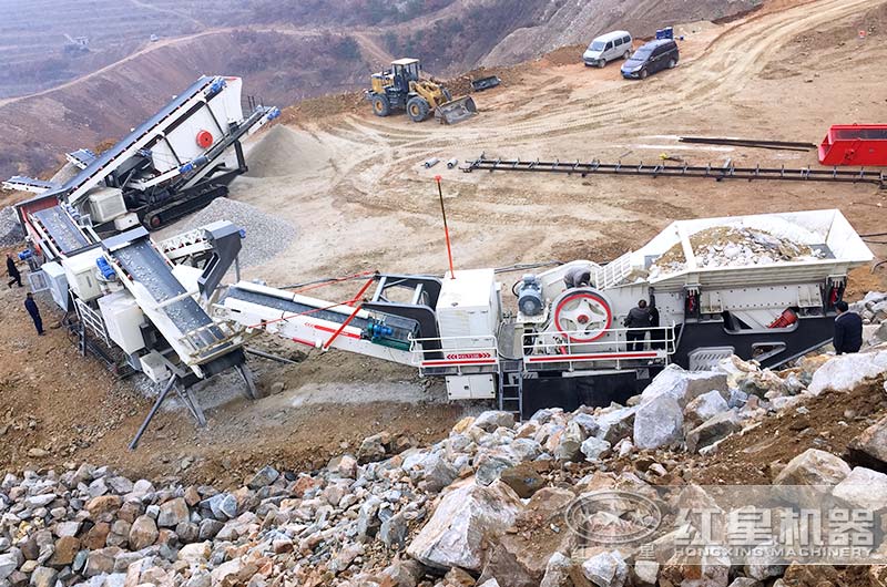 多臺履帶式砂石生產(chǎn)線現(xiàn)場實(shí)拍 多臺履帶式砂石生產(chǎn)線現(xiàn)場實(shí)拍