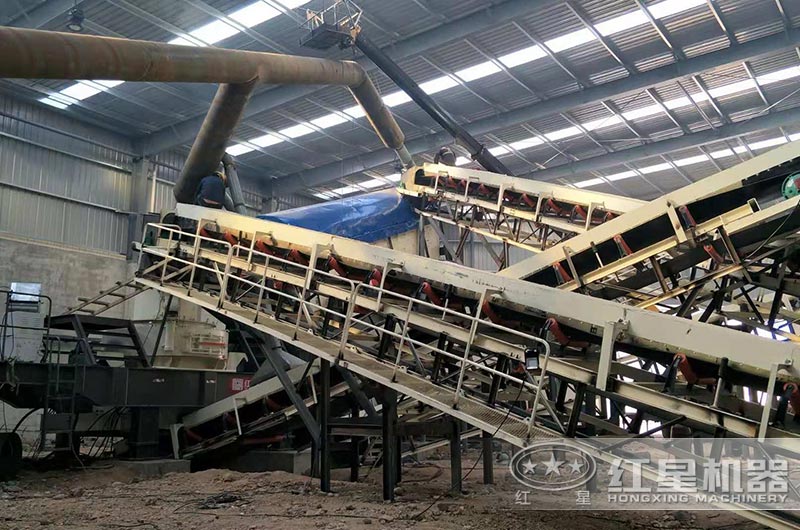 花崗巖石制砂、場地有限怎么辦？這臺移動制沙機(jī)幫你搞定