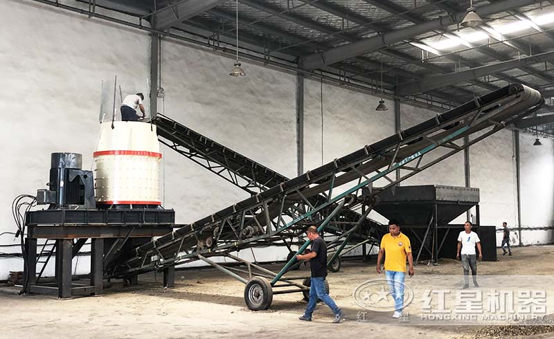 復(fù)合式制砂機(jī)現(xiàn)場 復(fù)合式制砂機(jī)現(xiàn)場