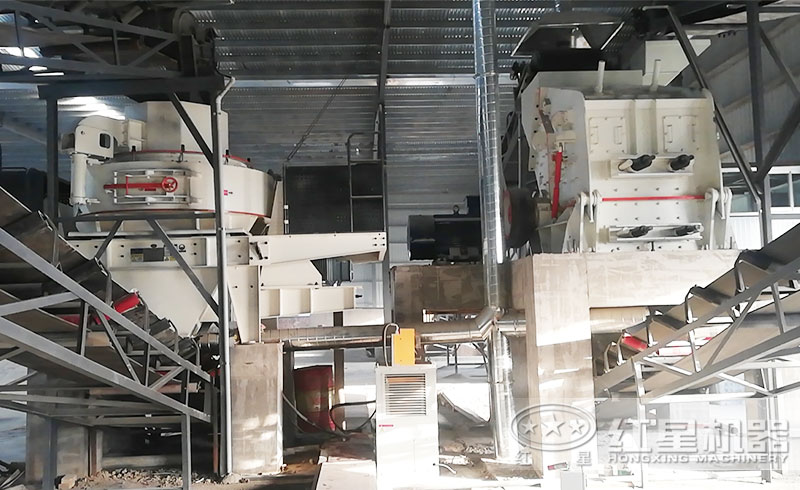 客戶來廠咨詢：想購買日產(chǎn)1000噸的制砂機，有推薦的型號嗎？