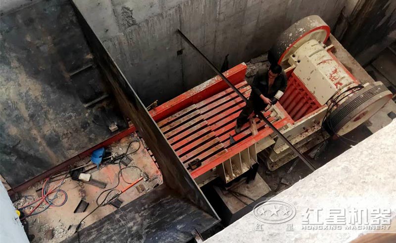 砂石噴淋系統(tǒng)安裝現(xiàn)場(chǎng) 砂石噴淋系統(tǒng)安裝現(xiàn)場(chǎng)