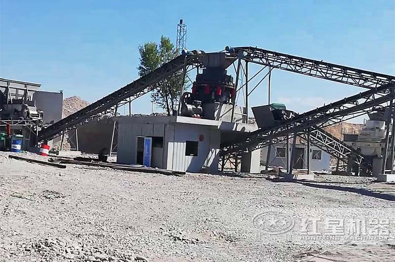 干法制砂現(xiàn)場(chǎng) 干法制砂現(xiàn)場(chǎng)