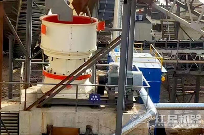 單缸圓錐破碎機(jī)現(xiàn)場(chǎng) 單缸圓錐破碎機(jī)現(xiàn)場(chǎng)