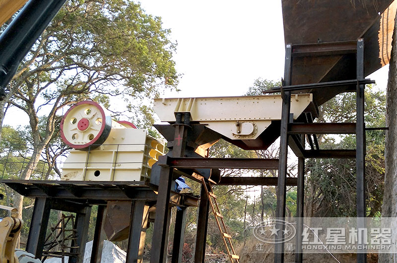 1000*1200顎式破碎機(jī)生產(chǎn)現(xiàn)場(chǎng)圖 1000*1200顎式破碎機(jī)生產(chǎn)現(xiàn)場(chǎng)圖