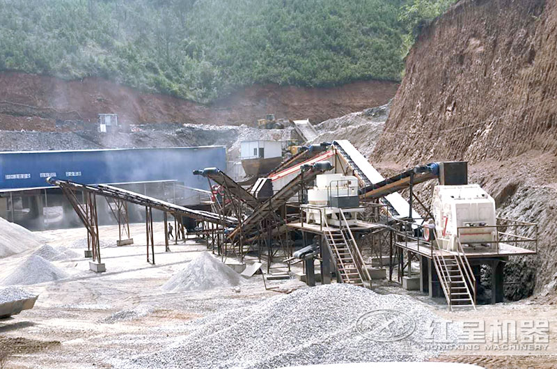 制砂機(jī)生產(chǎn)線現(xiàn)場，破碎軟料