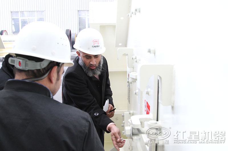 用戶來廠，實(shí)地考察反擊破設(shè)備