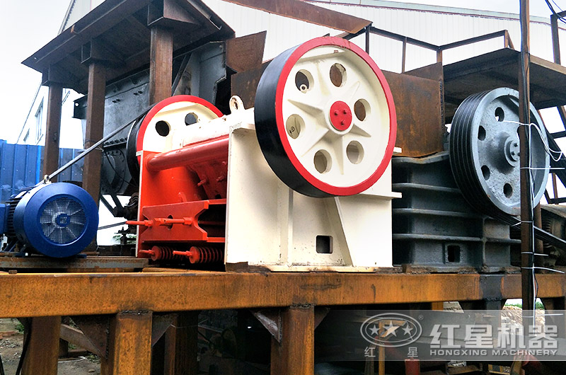 顎式破碎機在小型砂石生產(chǎn)線中的應用 顎式破碎機在小型砂石生產(chǎn)線中的應用