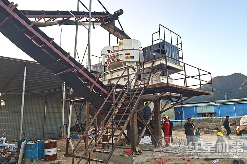時(shí)產(chǎn)量200噸VSI制砂機(jī)作業(yè)現(xiàn)場(chǎng) 時(shí)產(chǎn)量200噸VSI制砂機(jī)作業(yè)現(xiàn)場(chǎng)