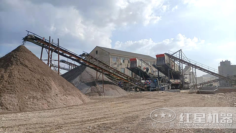 石頭制砂生產(chǎn)現(xiàn)場(chǎng)戶外實(shí)景圖 石頭制砂生產(chǎn)現(xiàn)場(chǎng)戶外實(shí)景圖