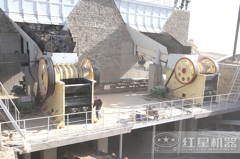 912顎式破石機(jī)產(chǎn)量是多少？一臺(tái)價(jià)格多少錢？